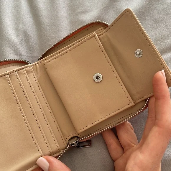 Baby Pink Zipper Wallet — GUESS - Picture 4 of 7